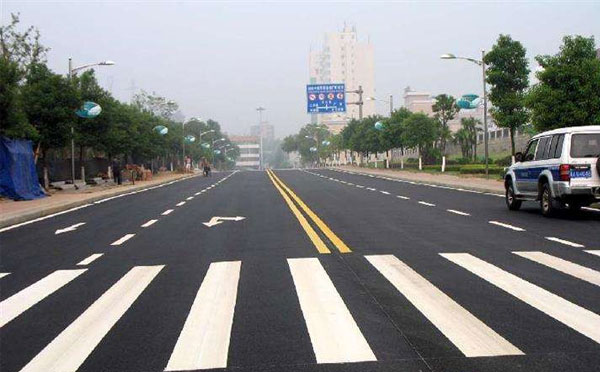 铁门关标线涂料在环氧地坪项目中的选择与应用